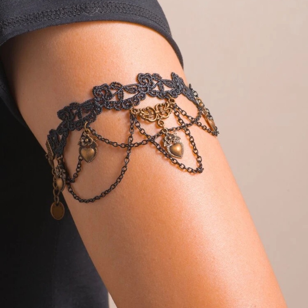 🖤 Stunning Victorian Gothic Style Floral Heart Fancy Lace Chain Armband 🖤 - Picture 1 of 3